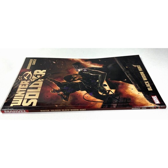 Winter Soldier Volume 3 : Black Widow Hunt by Ed Brubaker 2013 First Printing - Picture 3 of 11